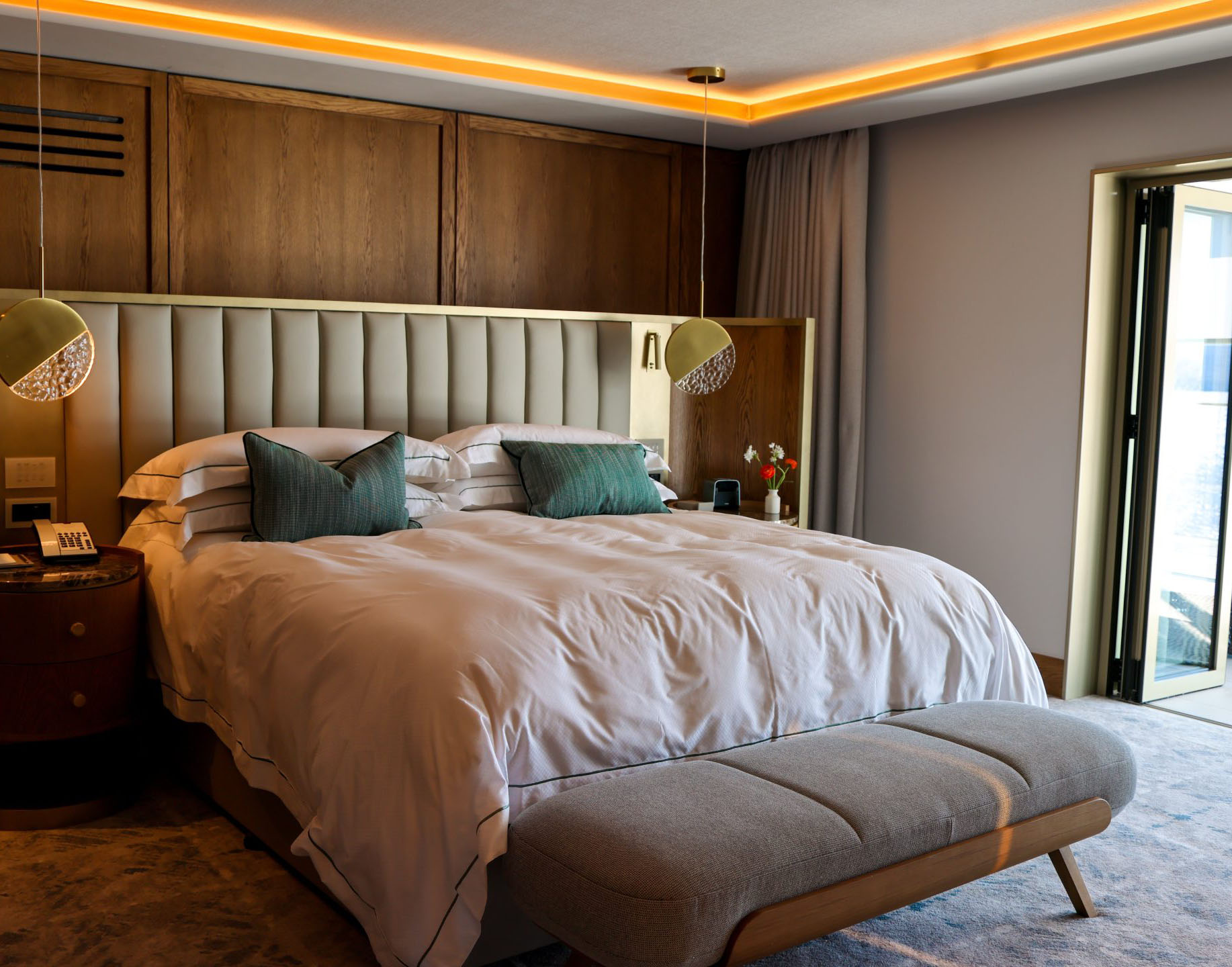 header-landing-image